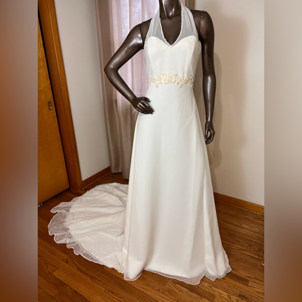 Vintage Lestella style B540 Ivory Halter Wedding Gown.